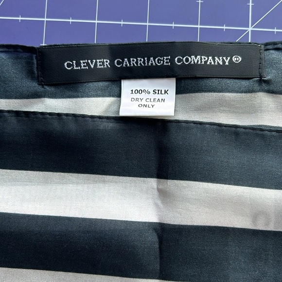 Clever carriage company  💯 silk scarf 46”x 46” nwot beautiful as a rose - Picture 12 of 15